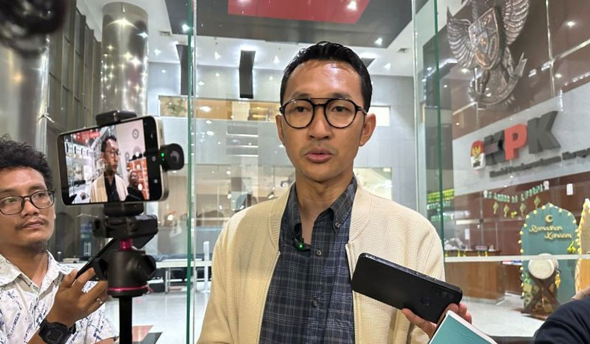 Geger! KPK Periksa Pengusaha Rokok Rokhmawan Dalam Kasus Dugaan Korupsi Bea Cukai